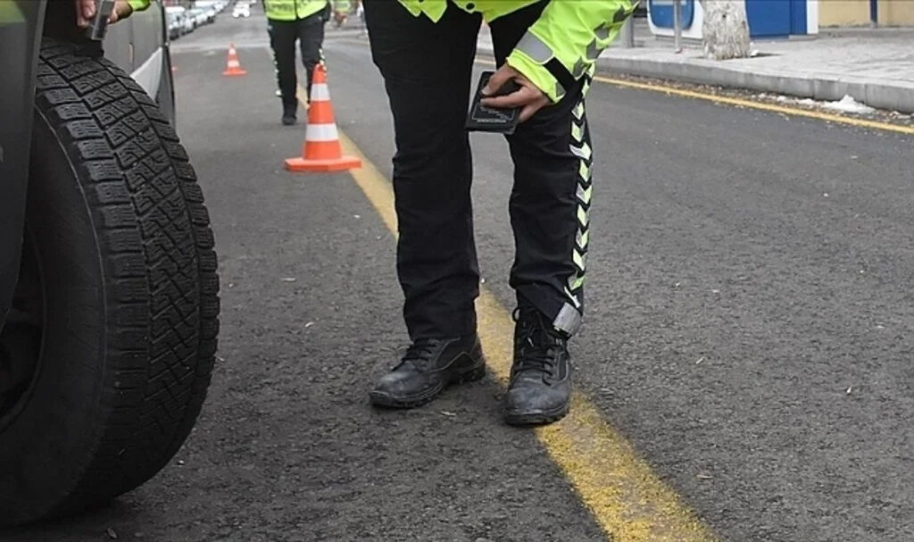 Emniyetten sürücülere "kış lastiği" uyarısı