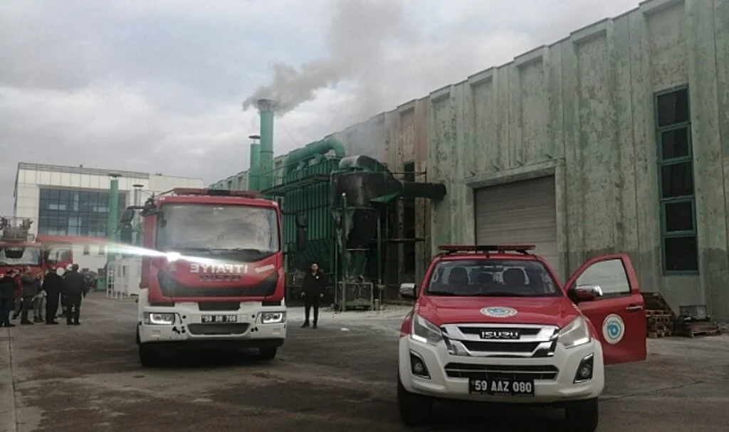 Fabrikada yangın sonrası patlama: 2 yaralı