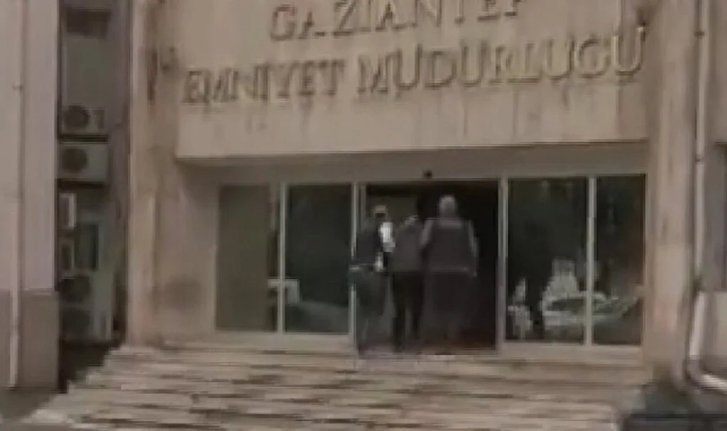 Gaziantep merkezli 3 ilde FETÖ operasyonu: 14 gözaltı