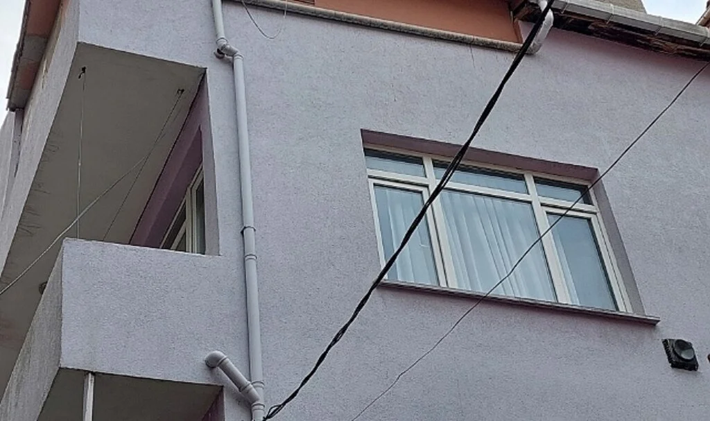 Gaziosmanpaşa’da yabancı uyruklu bir adam çalışmak isteyen eşini öldürdü