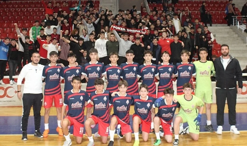 Gençler Futsal'da Final Grubu Belirleniyor 