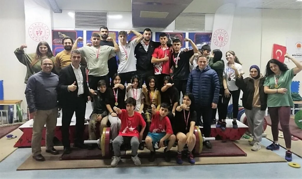 Gençler Halter Heyecanı Sona Erdi