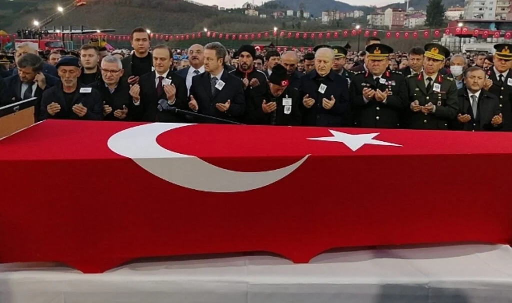 Giresunlu şehit piyade sözleşmeli er İsmail Ünal son yolculuğuna uğurlandı