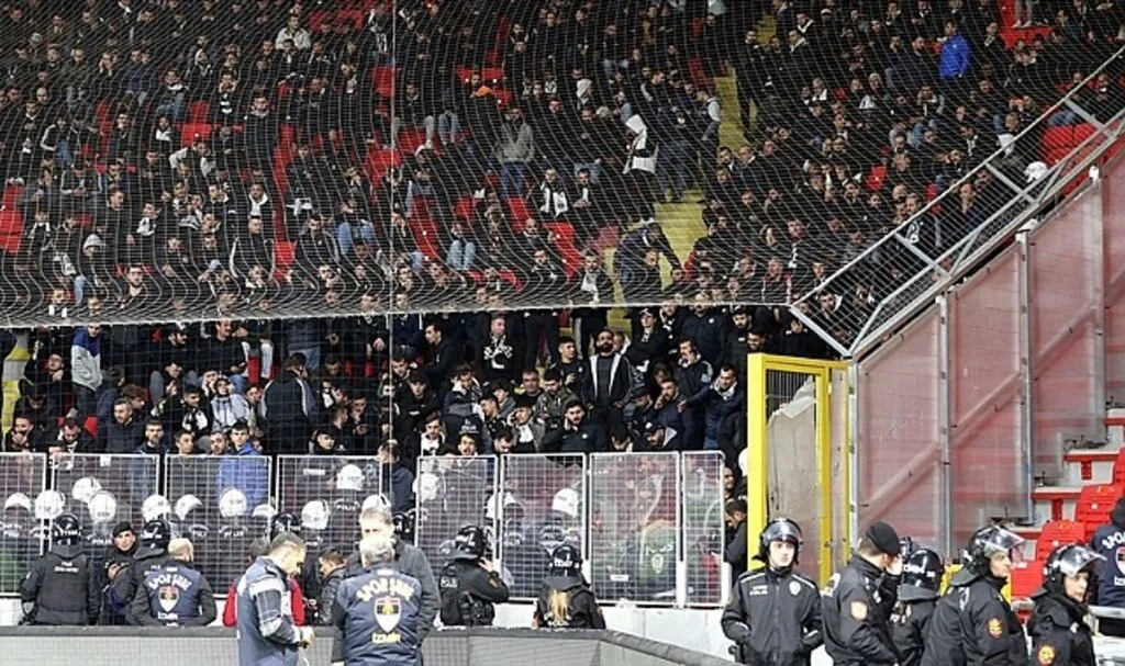 Göztepe-Altay Maçında Çıkan Olaylarla İlgili Soruşturma Sürüyor