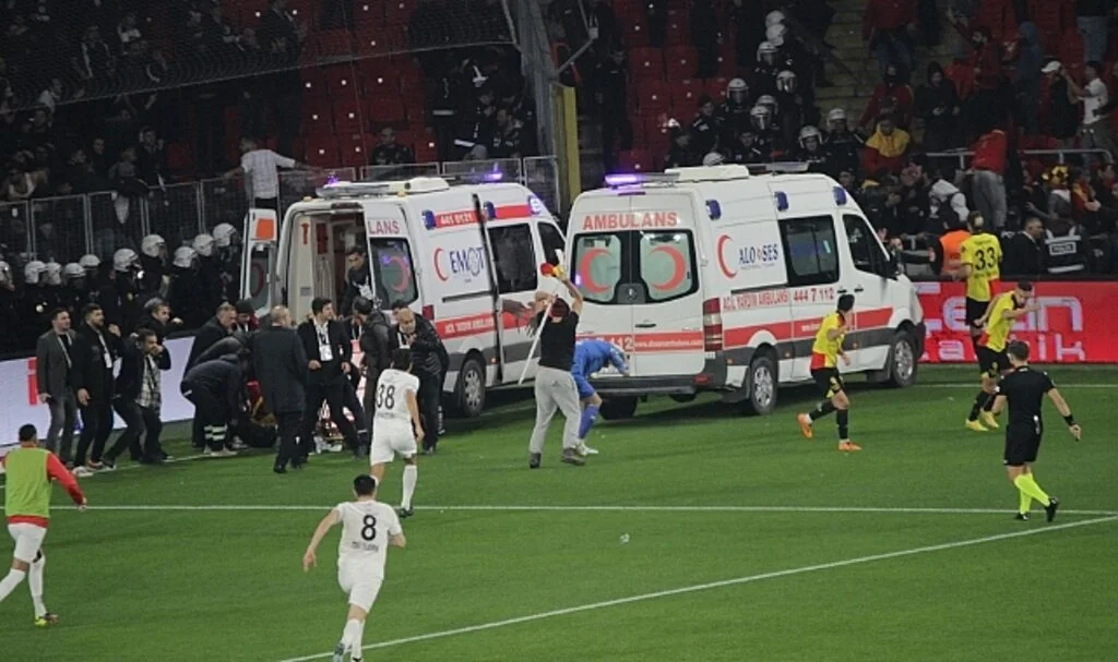 Göztepe tribününe işaret fişeği fırlatan şüphelinin ifadesi ortaya çıktı