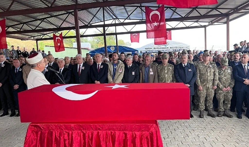 Hataylı şehit son yolculuğuna uğurlandı