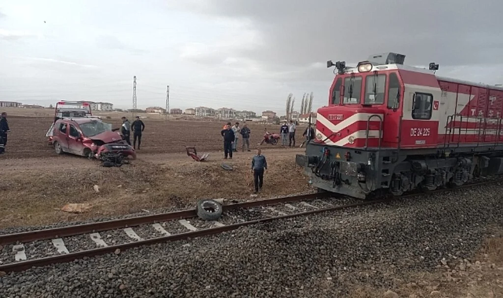 Hemzemin geçitte feci kaza: 1 ölü