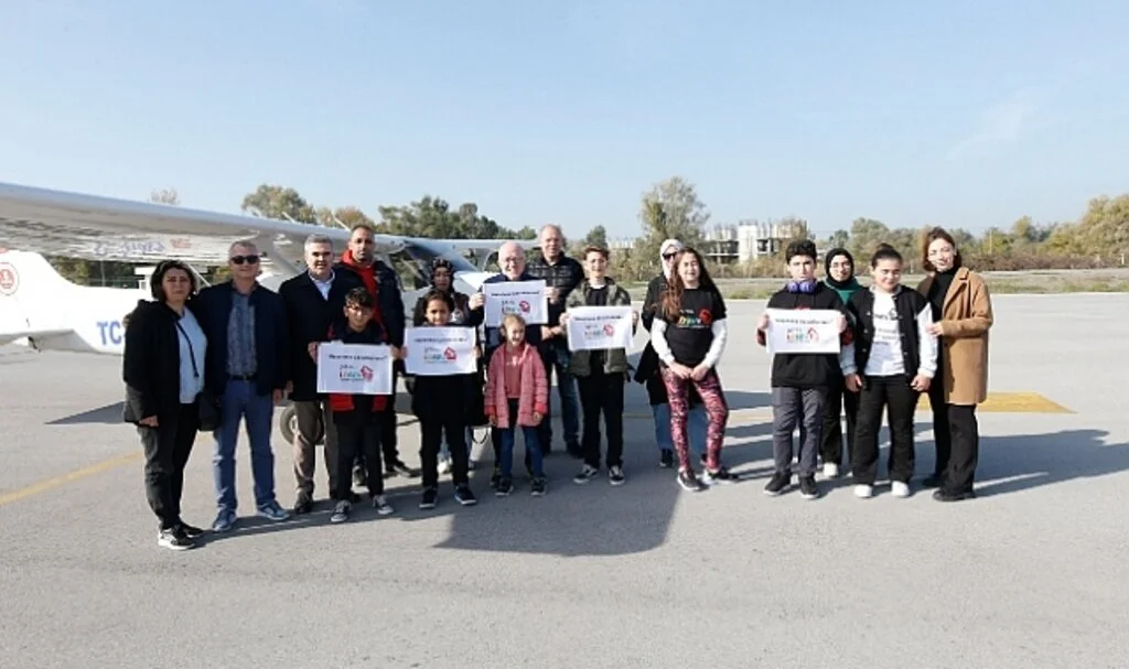 Hiç uçağa binmeyen lösemili çocuklar Samsun'a gökyüzünden baktı