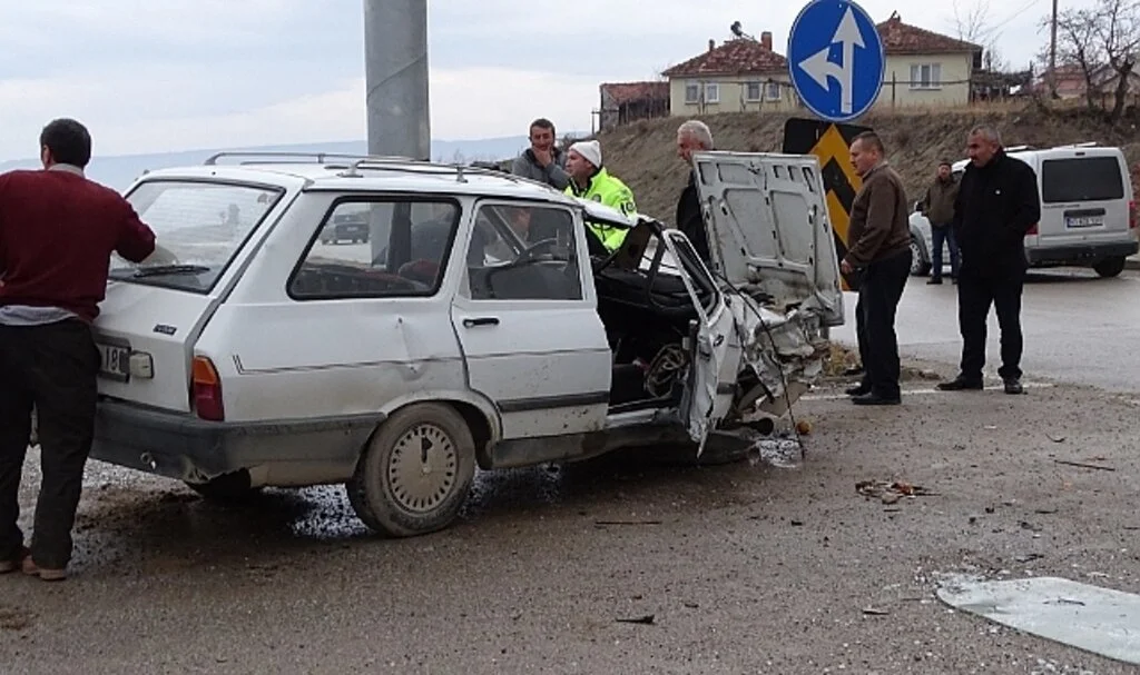 Hisarcık’ta trafik kazası: 3 yaralı