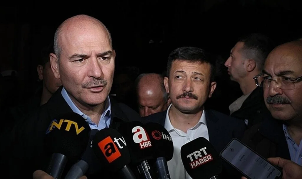 İçişleri Bakanı Soylu: İzmir'de yaklaşık 20 binada hasar var, yaralanan 3 kişinin tedavisi sürüyor
