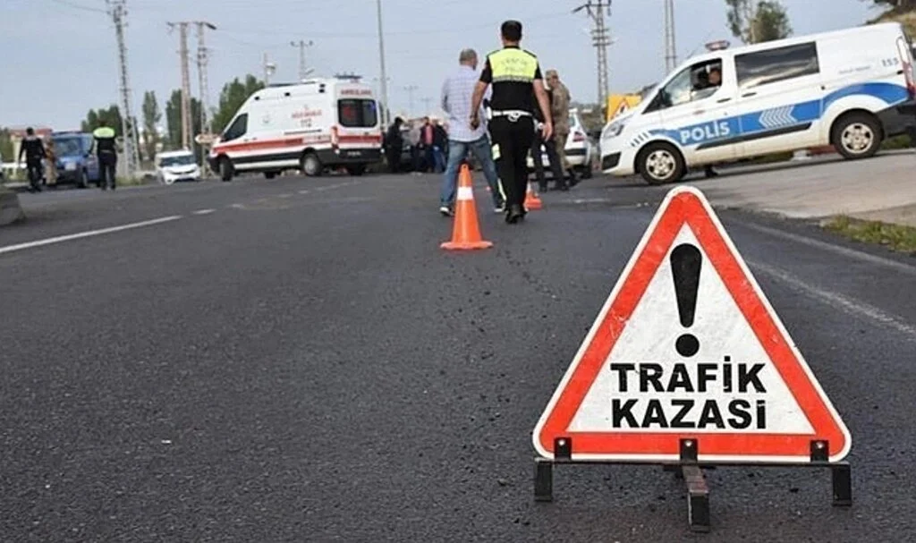 İki Otomobil Çarpıştı: 7 Kişi Yaralandı