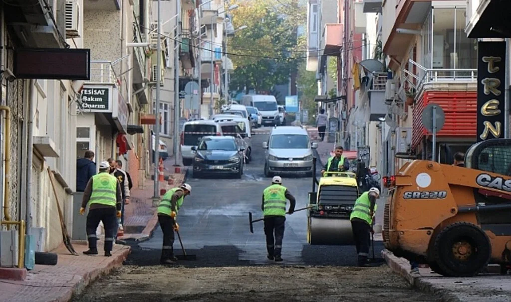 İlkadım'da bozuk yollara asfalt
