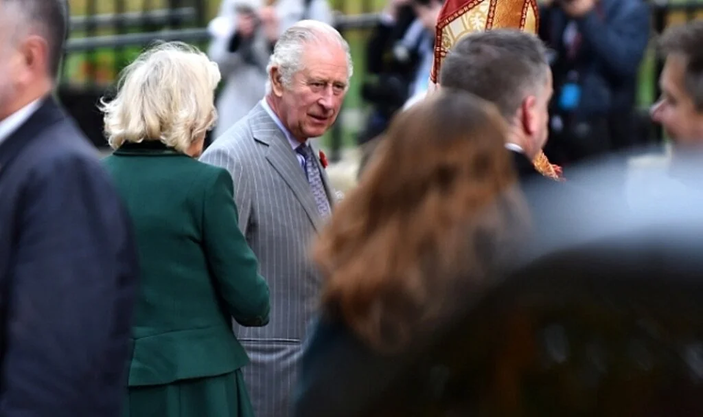 İngiltere'de Kral III. Charles'a yumurtalı saldırı