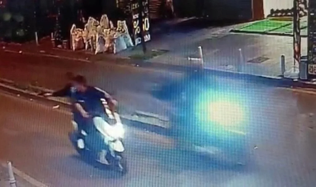 İstanbul’da dehşet anları kamerada: Önce silahla vurdular sonra sopayla dövdüler