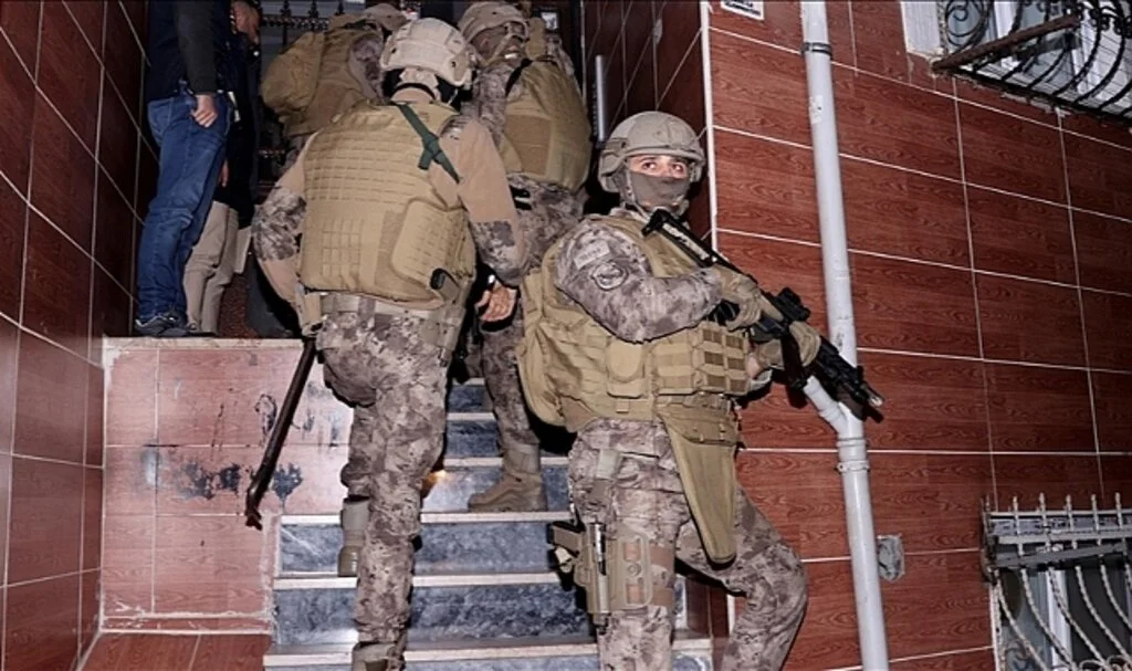 İstanbul Merkezli Siber Dolandırıcılık Operasyonunda 39 Kişi Tutuklandı