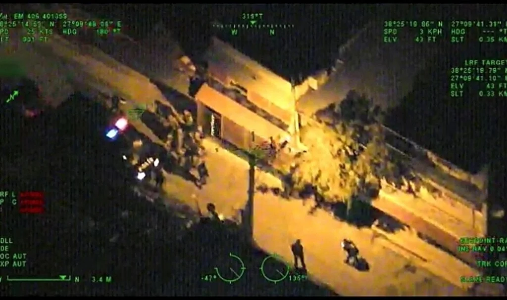 İzmir'de aranan kişilere film gibi operasyon: 29 gözaltı