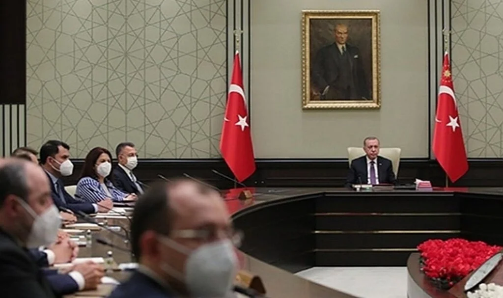 Kabine toplandı: Masada neler var?