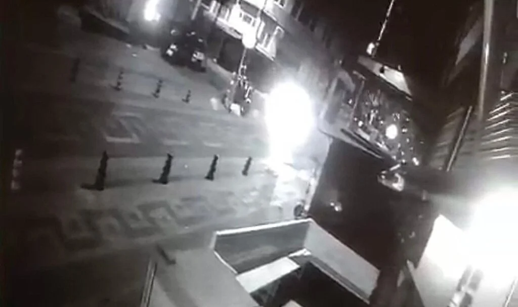 Kadıköy'de, bir ay önce aldığı motosikleti saniyeler içinde çalındı