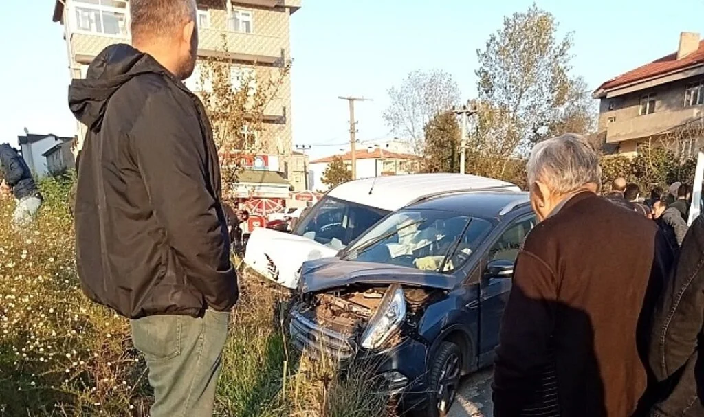 Kafa kafaya çarpıştılar: 2 yaralı