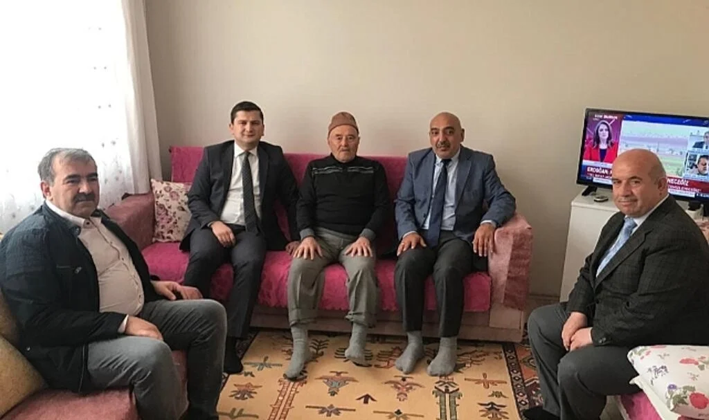 Kavak Kaymakamı Atar Emekli Öğretmenleri Ziyaret Etti