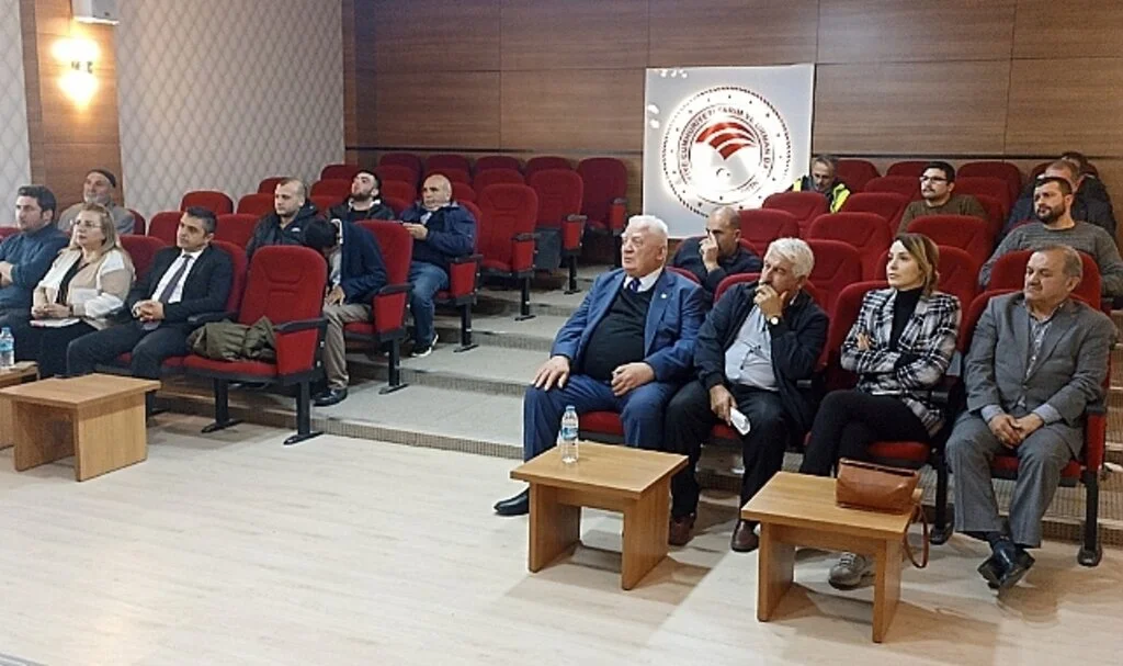 Kavak'ta Çiftçilere Kenevir Yetiştiriciliği Eğitim Verildi