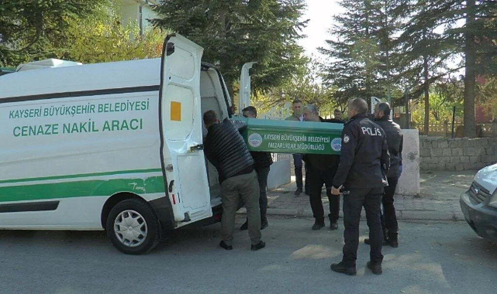 Kayseri'de bir evde yaşlı çiftin cesedi bulundu