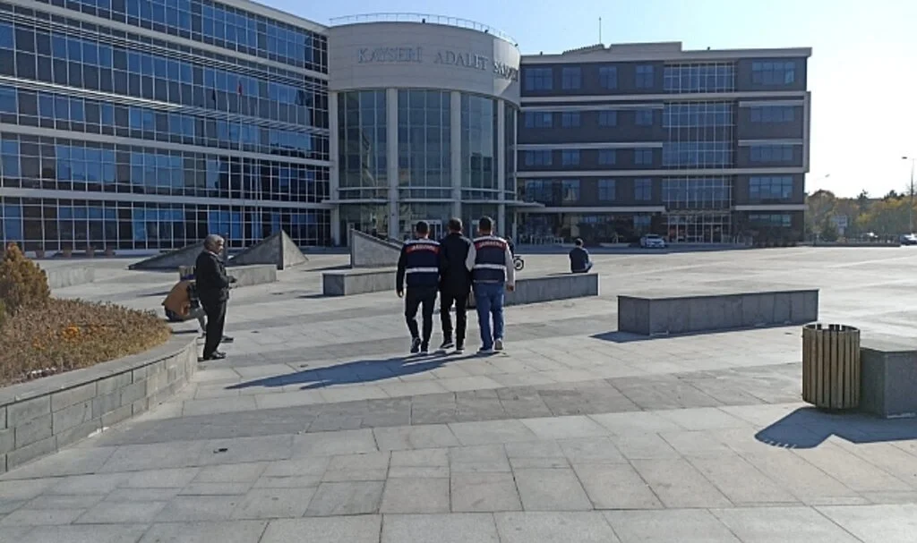 Kesinleşmiş Cezası Bulunan FETÖ’cü Cumhuriyet Savcısı Yakalandı