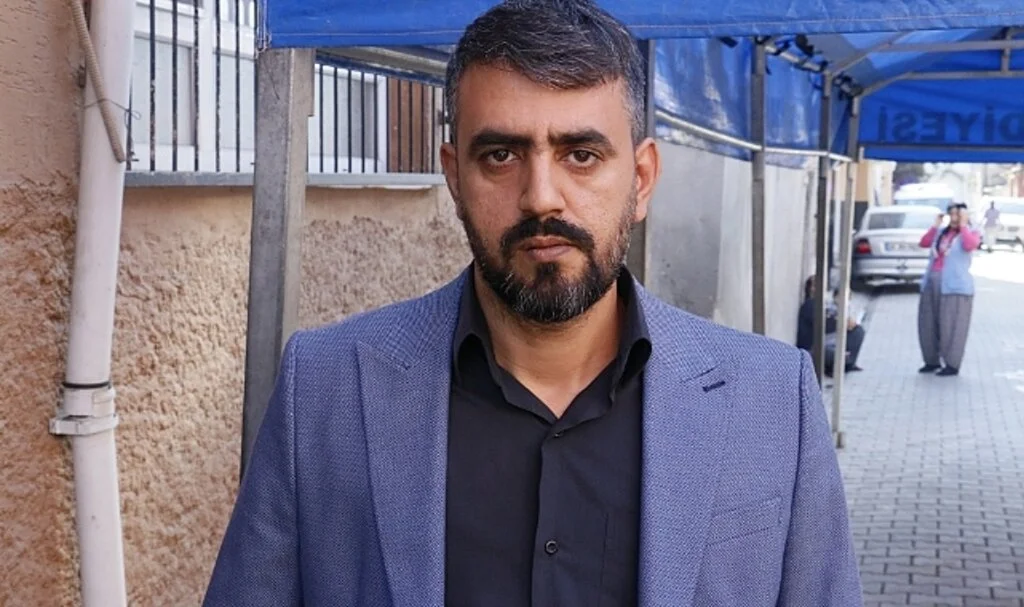 Kızıyla teröre kurban giden babanın taziye evinde teröre lanet