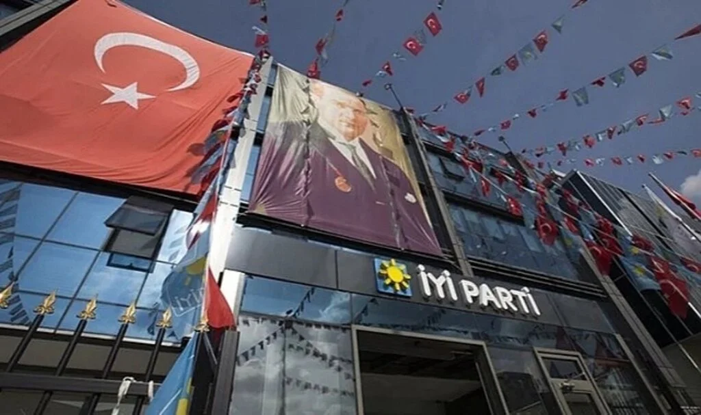 Kongrede Yaşanan Kavgayla İlgili İYİ Partili Zorlu'dan Açıklama