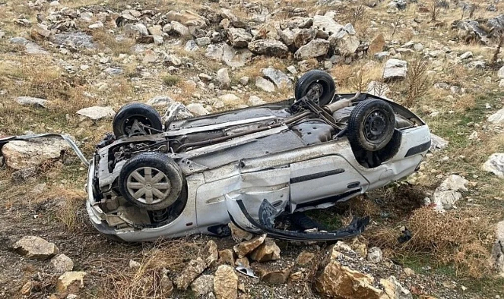 Kontrolden çıkan otomobil takla attı: 2 yaralı