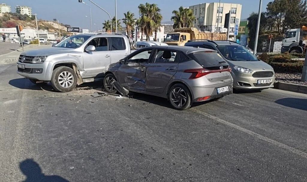 Kuşadası’nda trafik kazası: 2 yaralı