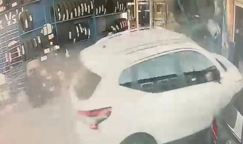 Lüks cip lastikçiye böyle daldı