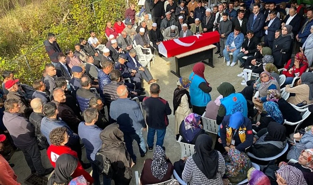 Maden işçisi Taner Şen son yolculuğuna uğurlandı