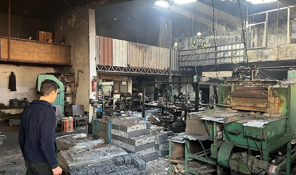Manisa’da küçük sanayi sitesinde yangın: 1 yaralı