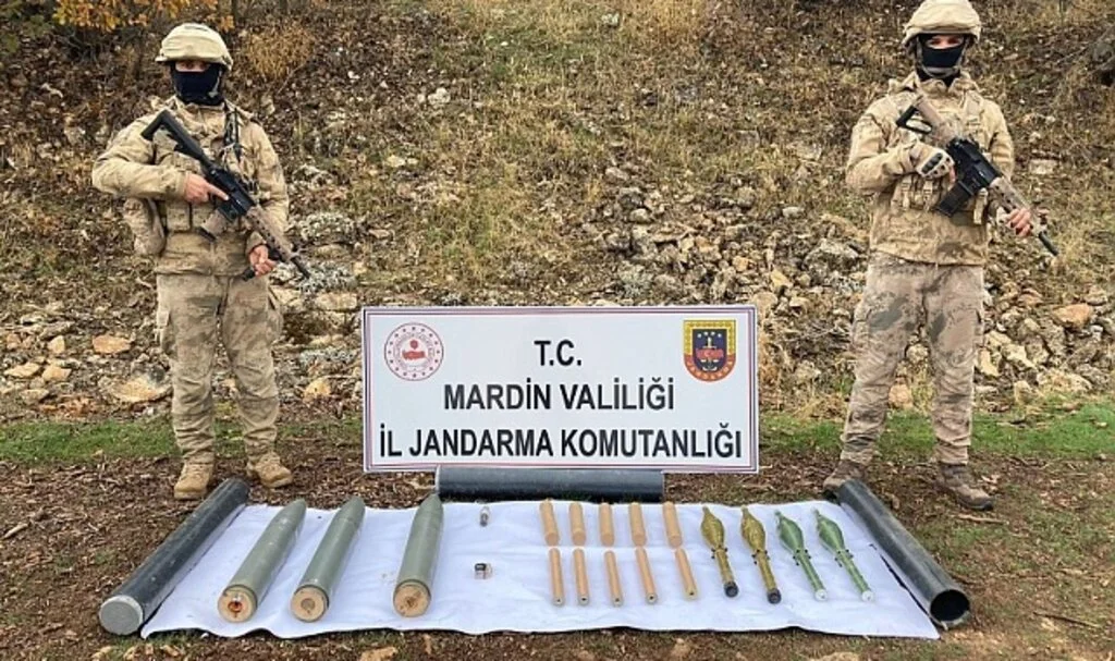 Mardin’de Arazide Terör Örgütüne Ait 11 Adet Roket Mühimmatı Ele Geçirildi
