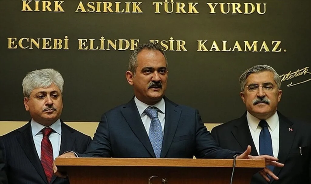 Milli Eğitim Bakanı Özer: Türkiye Cumhuriyeti Devleti Kutlu Yürüyüşüne Devam Edecektir