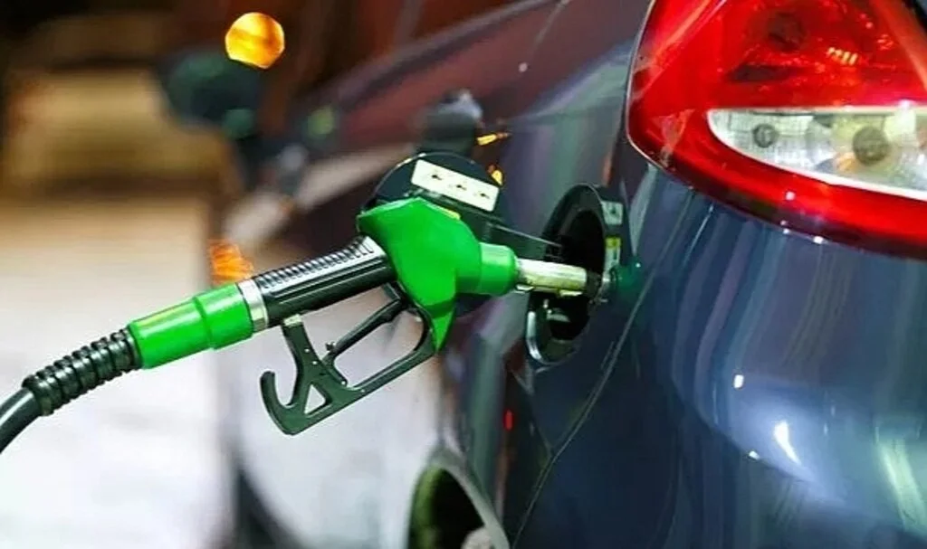 Motorine indirim geldi, fiyatlar bu gece yeniden değişecek! Benzin ile fark kapanıyor (29 Kasım Salı güncel akaryakıt fiyatları)