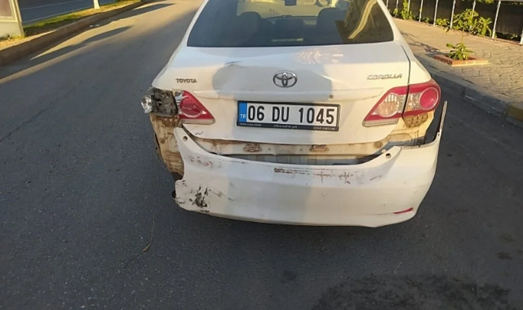 Motosiklet ile otomobil çarpıştı: 1 yaralı