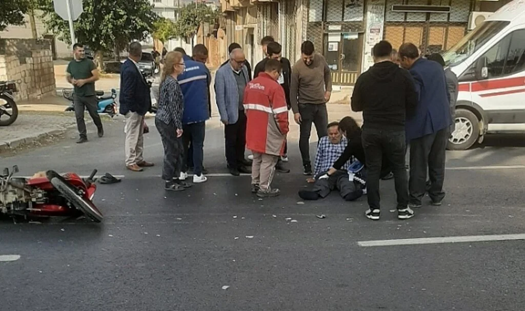 Motosiklet ile otomobil çarpıştı: 1 yaralı