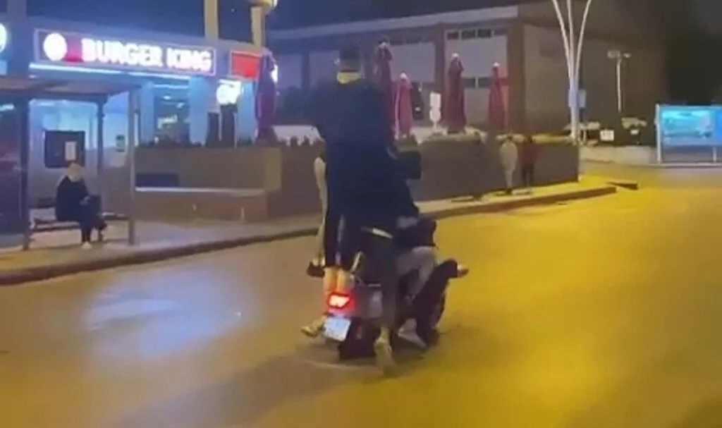 Motosiklete 5 kişi binerek, faciaya böyle davetiye çıkardılar