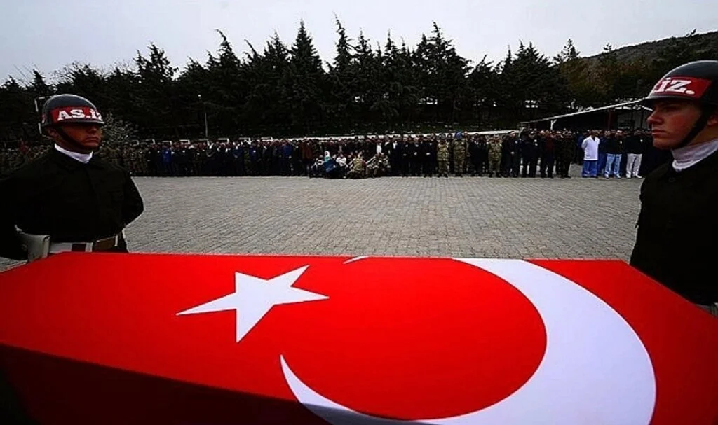 MSB: Pençe-Kilit Operasyonu bölgesinde bir asker şehit oldu