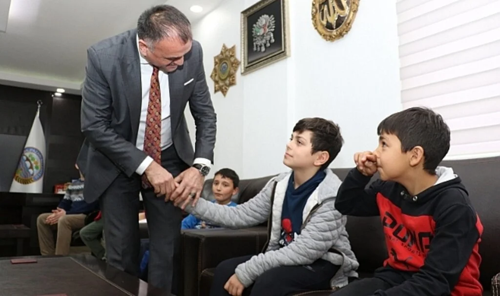 Öğrencilerden Salıpazarı Belediye Başkanı Akgül'e Ziyaret