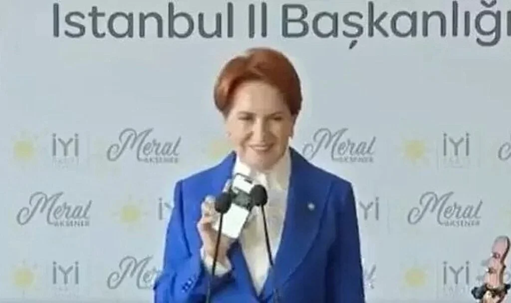 Meral Akşener, kendisine yapılan sürpriz karşısında hüngür hüngür ağladı
