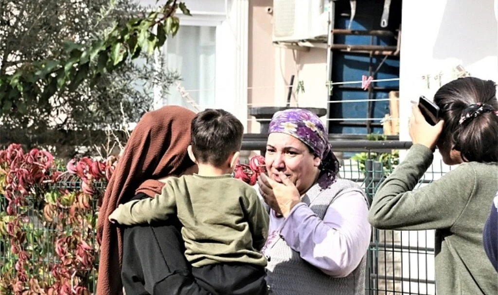 Önce annesini dışarı çıkardı, sonra tüm odaları ateşe verdi