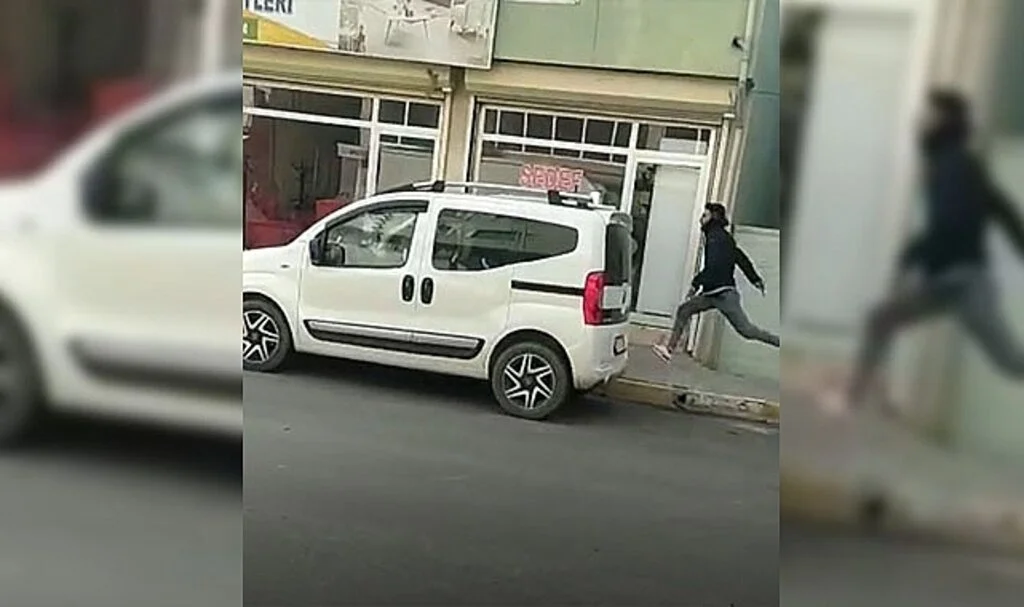 Önce ateş etti, sonra bıçakladı