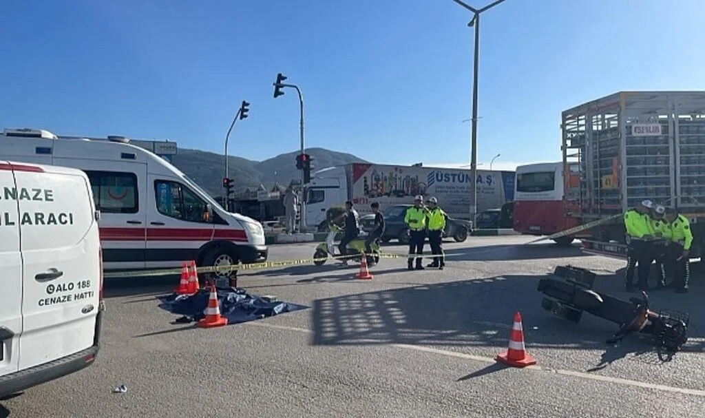 Osmaniye'de kamyon elektrikli bisiklete çarptı: 1 ölü, 1 ağır yaralı