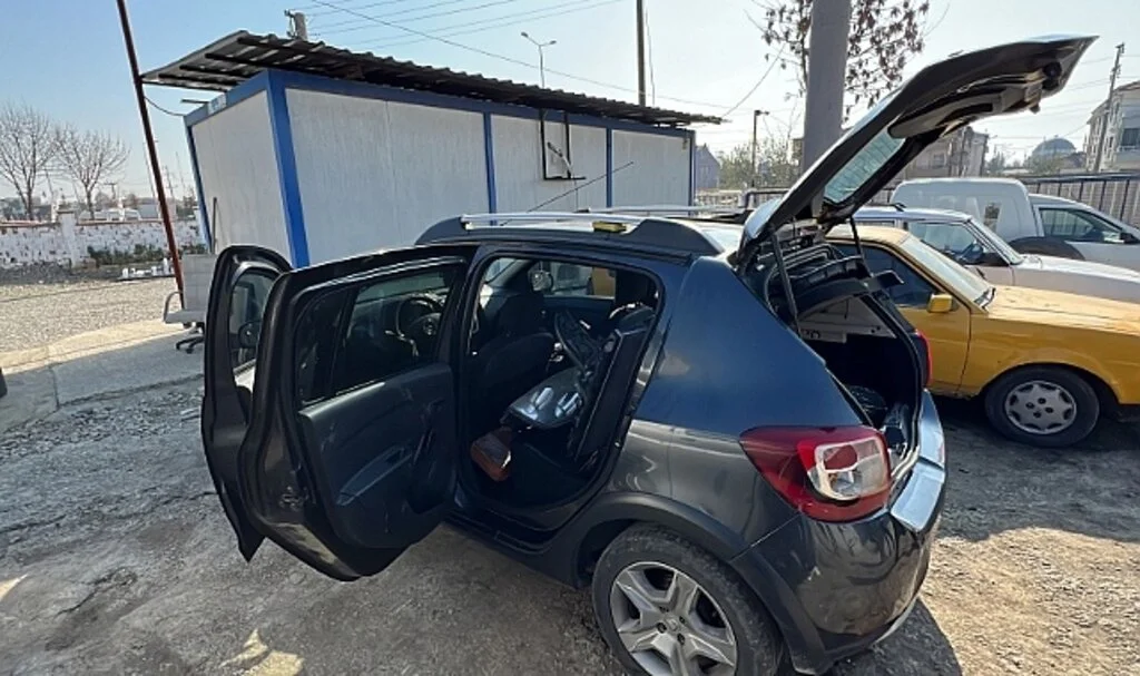 Oto hırsızların plaka oyunu tutmadı