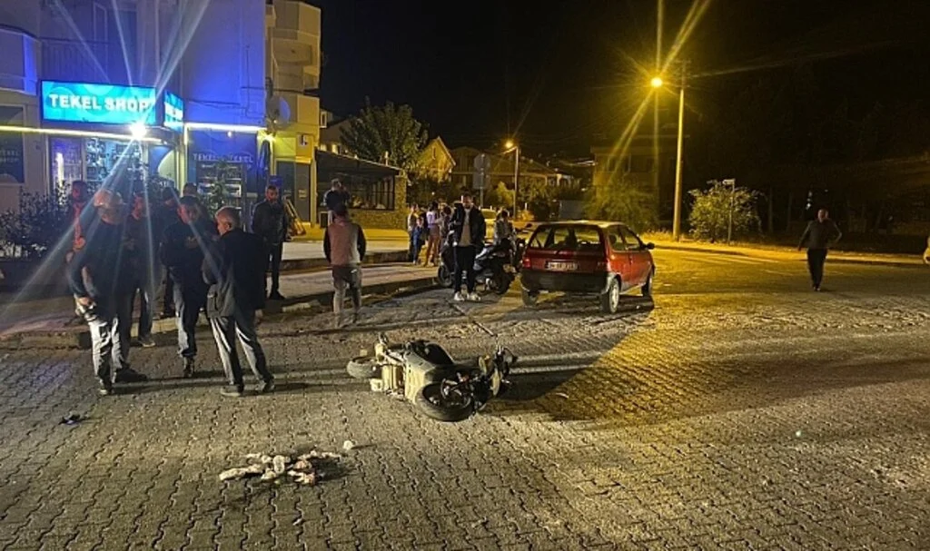Otomobil ile çarpışan motosikletin sürücüsü yaralandı