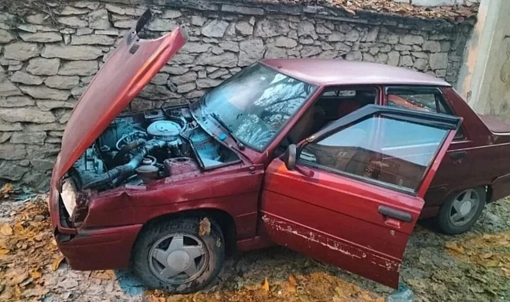 Otomobilde Çıkan Yangın Büyümeden Söndürüldü