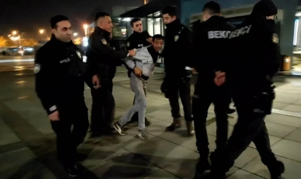 Polise mukavemet gösteren şahıs; "Sizi dava edeceğim" tehdidi